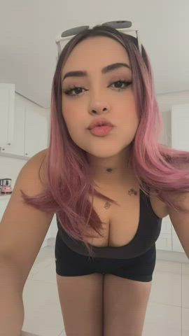 Ass Cleavage Latina Legs Shorts Thick Tits gif