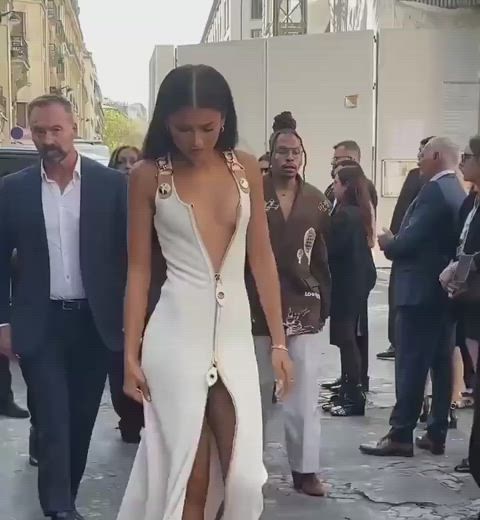 Zendaya Holding it all in place...