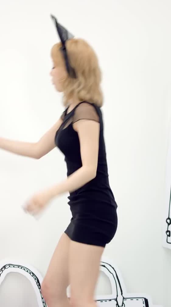 tae black dress 6