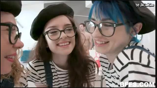 LINK VIDEO https://verystream.com/stream/Bdzv7YYLqQM/BFFS_-_Allie_Addison%2C_Lily_Glee%2C_Jewelz_Blu_Color_Me_Bad