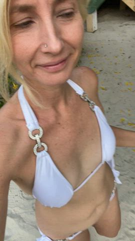 bikini hotwife milf gif