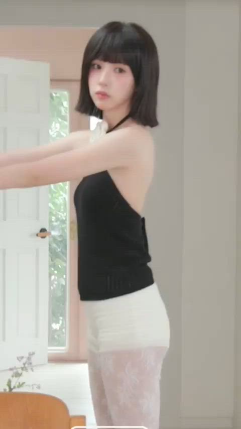 ass celebrity public teen kpop legal-teens gif