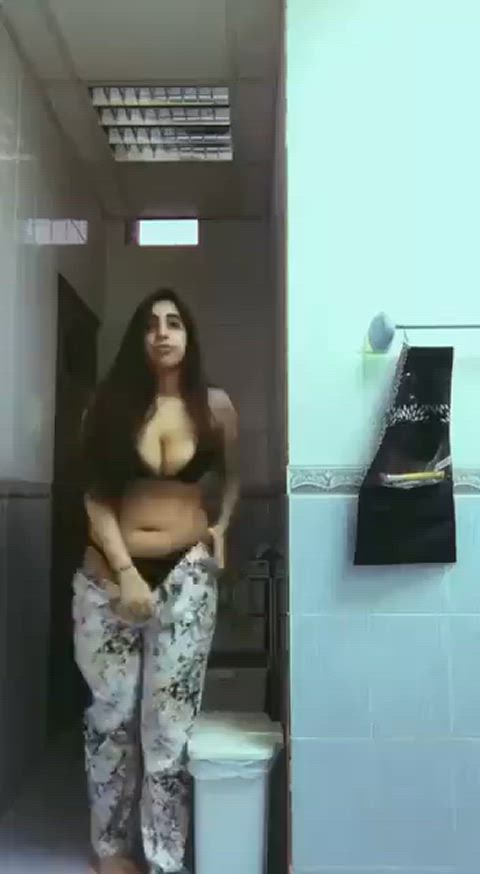 amateur arab ass bathroom big tits egyptian girlfriend hotwife solo tits bigger-than-you-thought