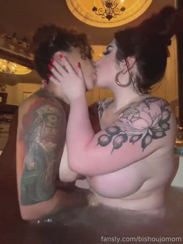 big nipples big tits kissing lesbian gif
