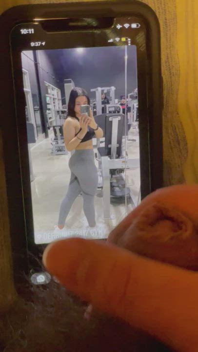 Yummy gym babe deserves to be jerked off too nonstop