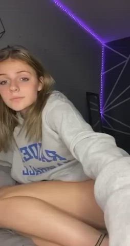 feet teen toes gif