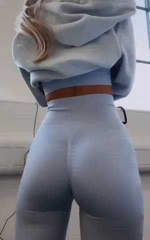 ass onlyfans teen yoga pants gif