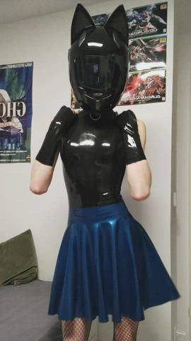 I love latex skirts