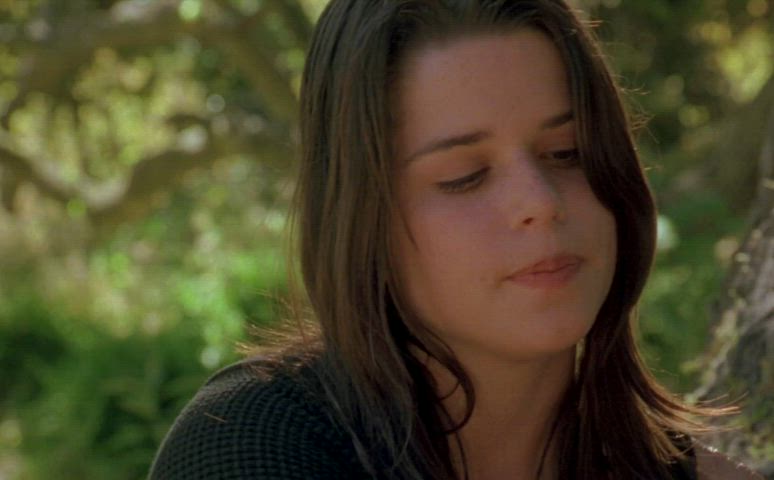 celebrity female neve campbell gif