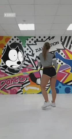 Big Ass Russian Twerking White Girl gif