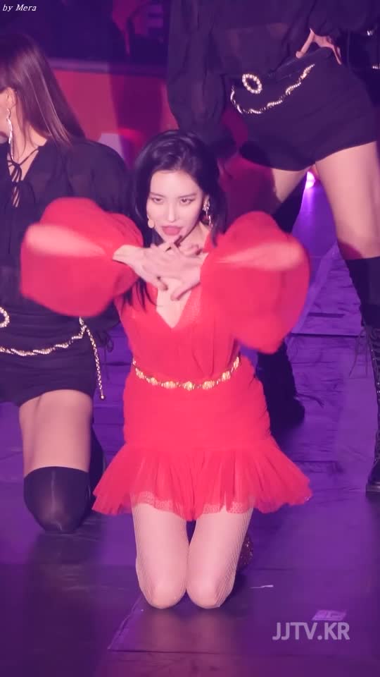 선미 (SUNMI) 깊은 V넥 가슴골 짤티비 - JJTV.KR