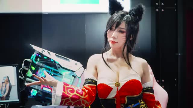 LOL AHRI COSPLAY MODEL SONG JOO-A