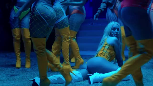 Iggy Azalea - Kream ft. Tyga (Official Music Video)