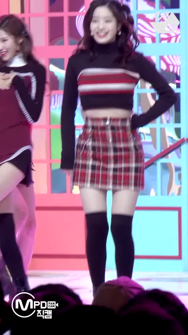 MPD LIKEY TWICE DAHYUN FanCam @MCOUNTDOWN 2017.11.2-OkMAMnDLuU4 2