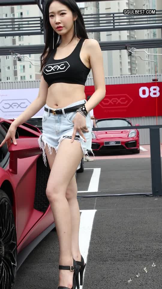 레이싱 모델 김다나 크롭 나시 (Racing model Kimdana Crop sleeveless).gif