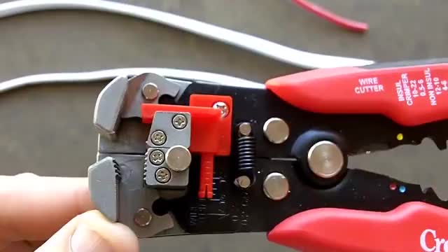 Ultimate Wire Cutter ? quick way to remove insulation from cable and wires. G...
