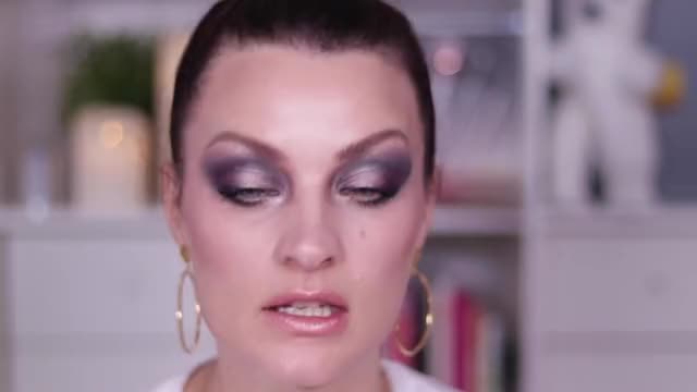 5 Holiday Palettes, 5 Party Looks