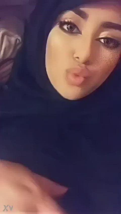 amateur big tits cute muslim gif