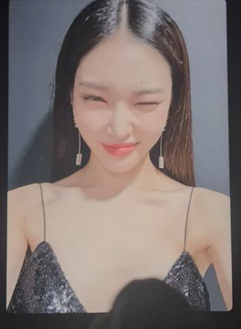 Chungha's face is so nice to cum on