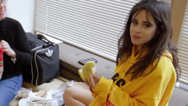 Camila Cabello - Banana