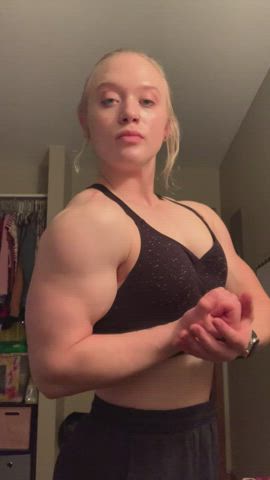 bodybuilder muscles muscular girl gif