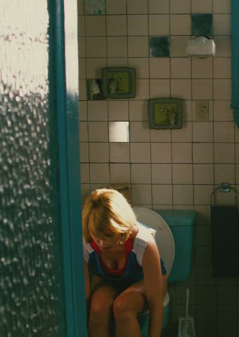 Michelle Williams (Take This Waltz - 2011)