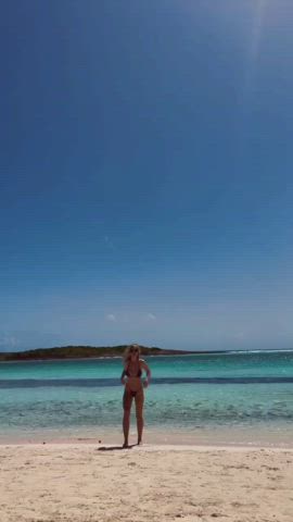 bikini blonde bouncing tits gif