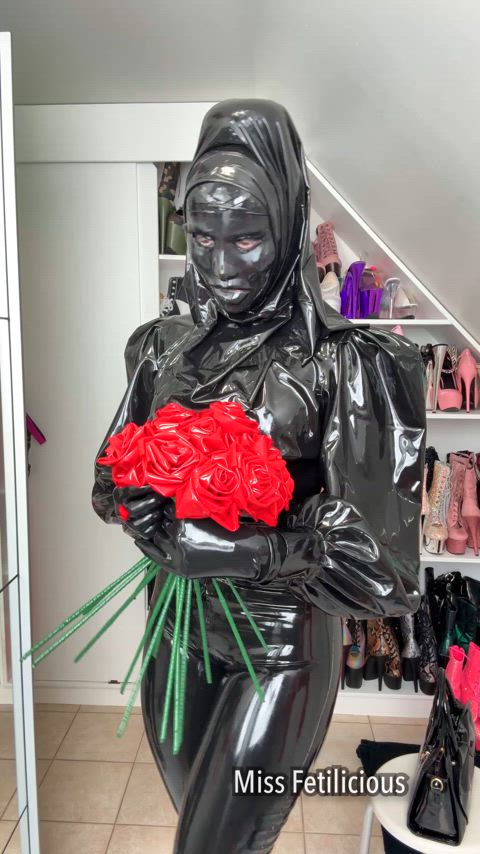 bizarre femdom fetish findom hijab kinky latex latex gloves mask rubber femme-fatales