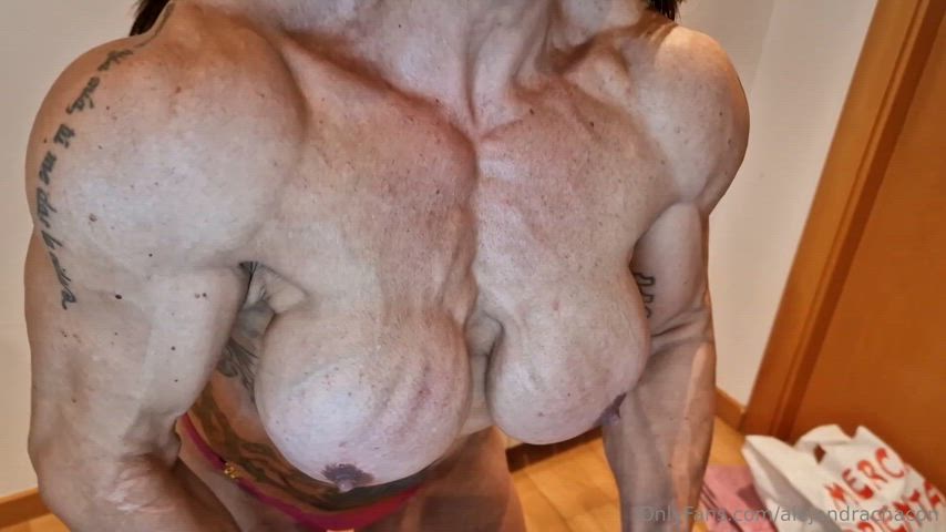 bodybuilder muscles muscular girl muscular milf gif