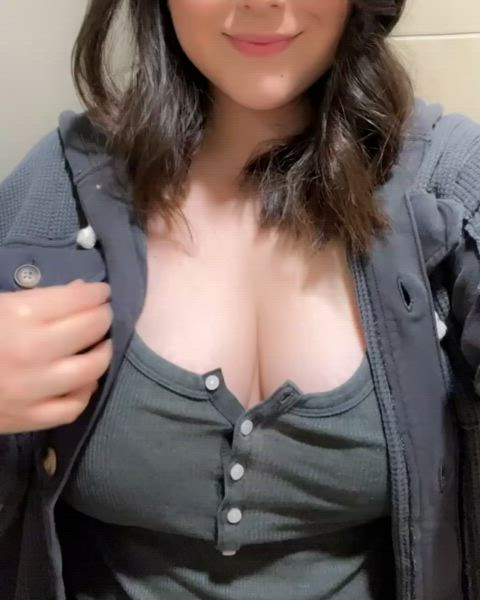 Even if it's wednesday here, I wanted to give my titty contribution 😋