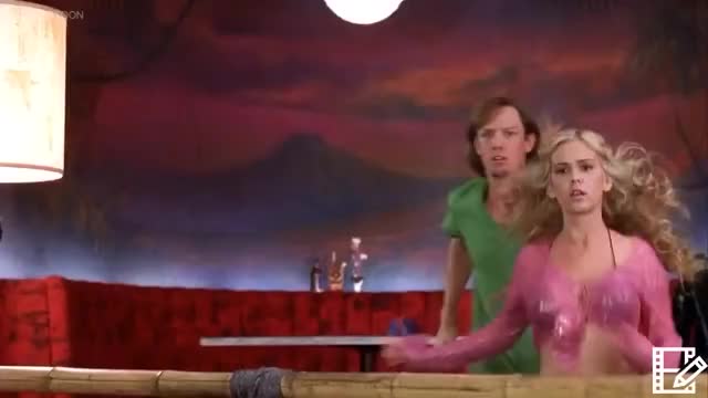 Isla Fisher bouncy boobs hot.