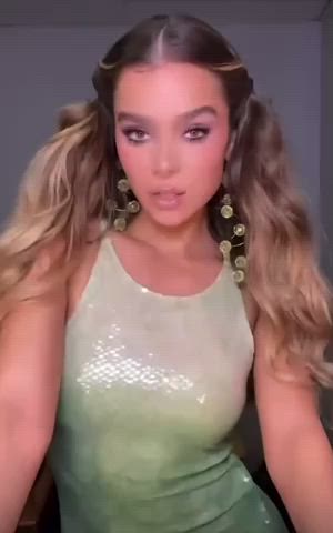 celebrity hailee steinfeld sex gif