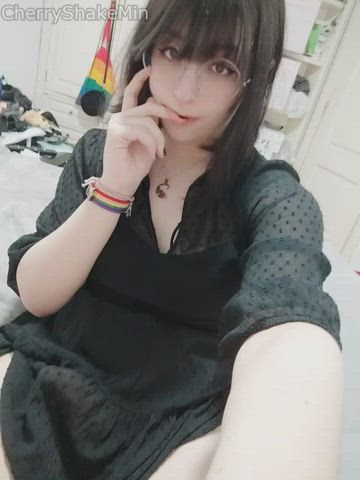 Would I be a cute gf ~ ? ?