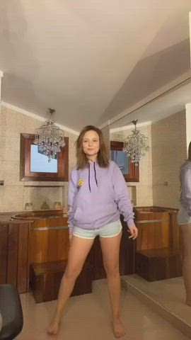 Brazilian Celebrity Dancing Teen TikTok gif