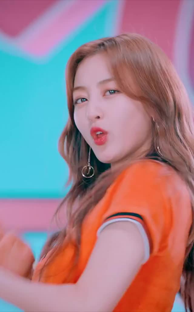 TWICE「Wake Me Up」Music Video (1080p 24fps H264-128kbit AAC) stacked jihyo2