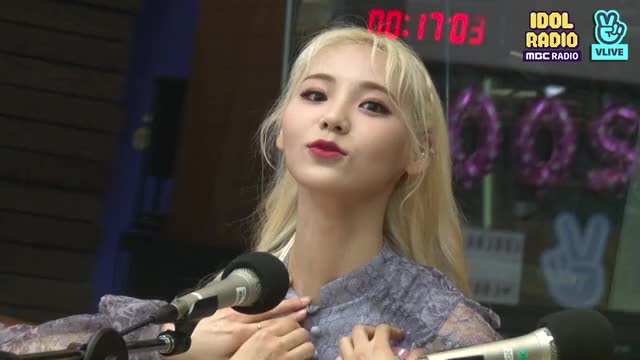 V LIVE - 'IDOL RADIO' ep#155. 더 높이 날아가줘 (w. 이달의 소녀) 2