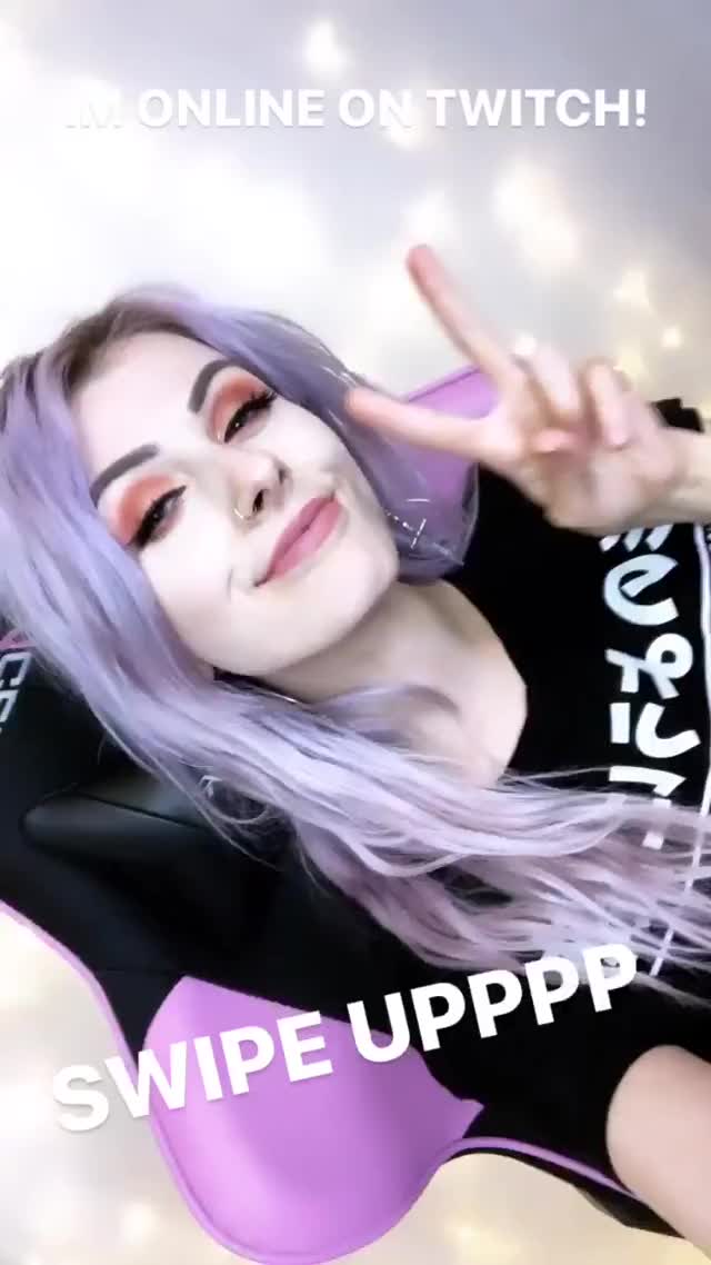 Cosplay Rolyat gif