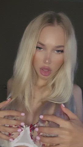 Free page | Wanna see my tits honey?