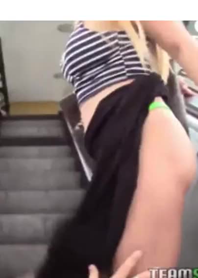 Escalator exposure [Gif]