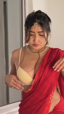 Tiktok Star seducing in a saree