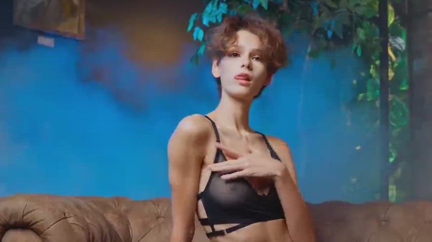 model nipslip photoshoot gif