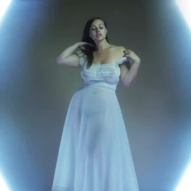 Lillias Right gif