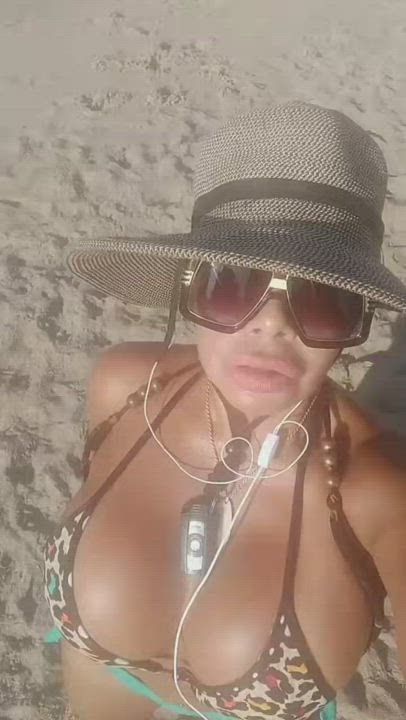 MILF Mature Venezuelan gif