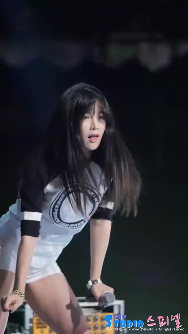 140905 Hyunyoung lipbite (Mach) loop 2