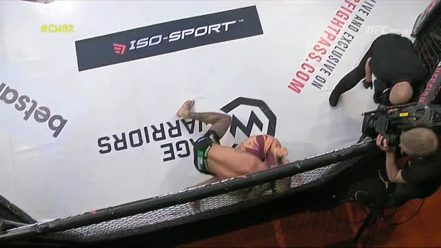 Craig White via submission, triangle choke over Alex Montagnani a #CageWarriors92