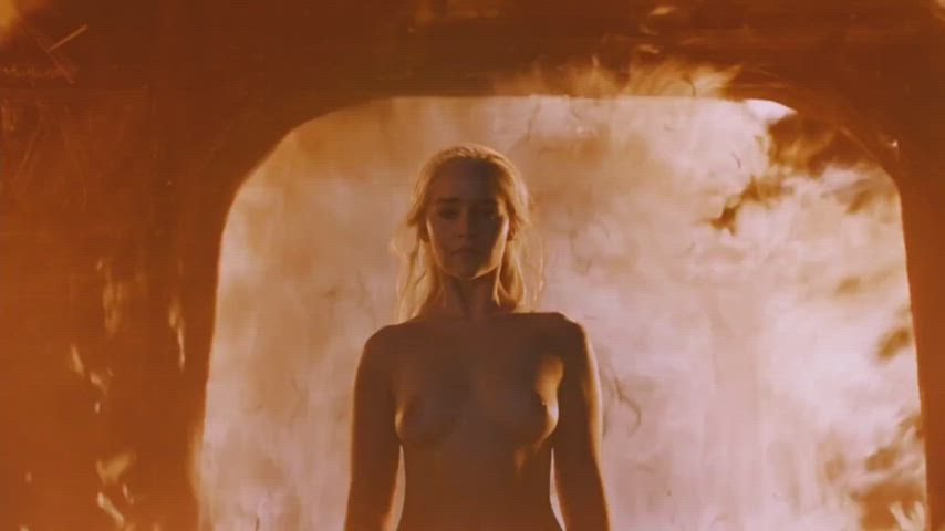 celebrity emilia clarke naked gif