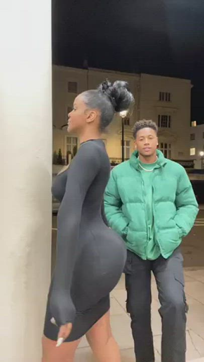 Those AssCheeks though 😫🙆🏾‍♂️🍑 backshots must be loud as fuck 😂😅😰🥲😍