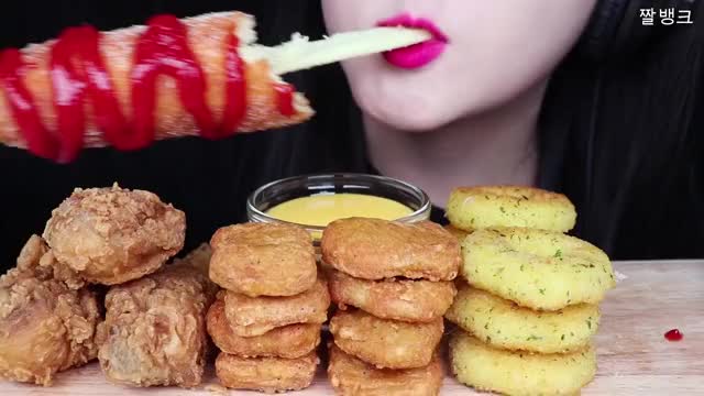 제인_CHEESY CORN DOG, CHICKEN NUGGETS, FRIED CHICKEN, CHEESE RINGS  먹방-1