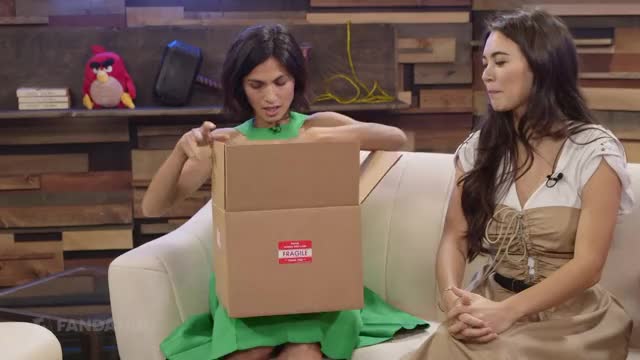 Jessica Henwick & Elodie Yung - Box