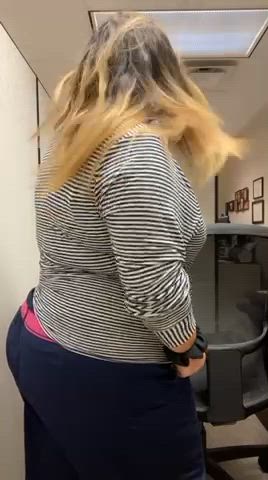 My jiggly ass on this Monday morning. Did I make your day better?